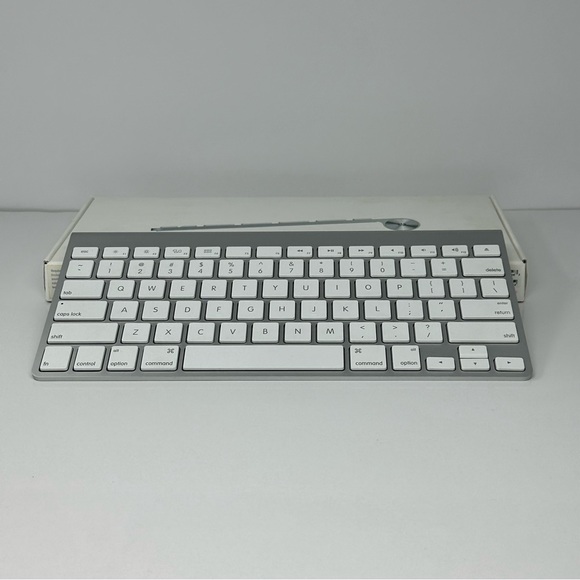 Apple Computers, Laptops & Parts Apple A314 Wireless Keyboard With